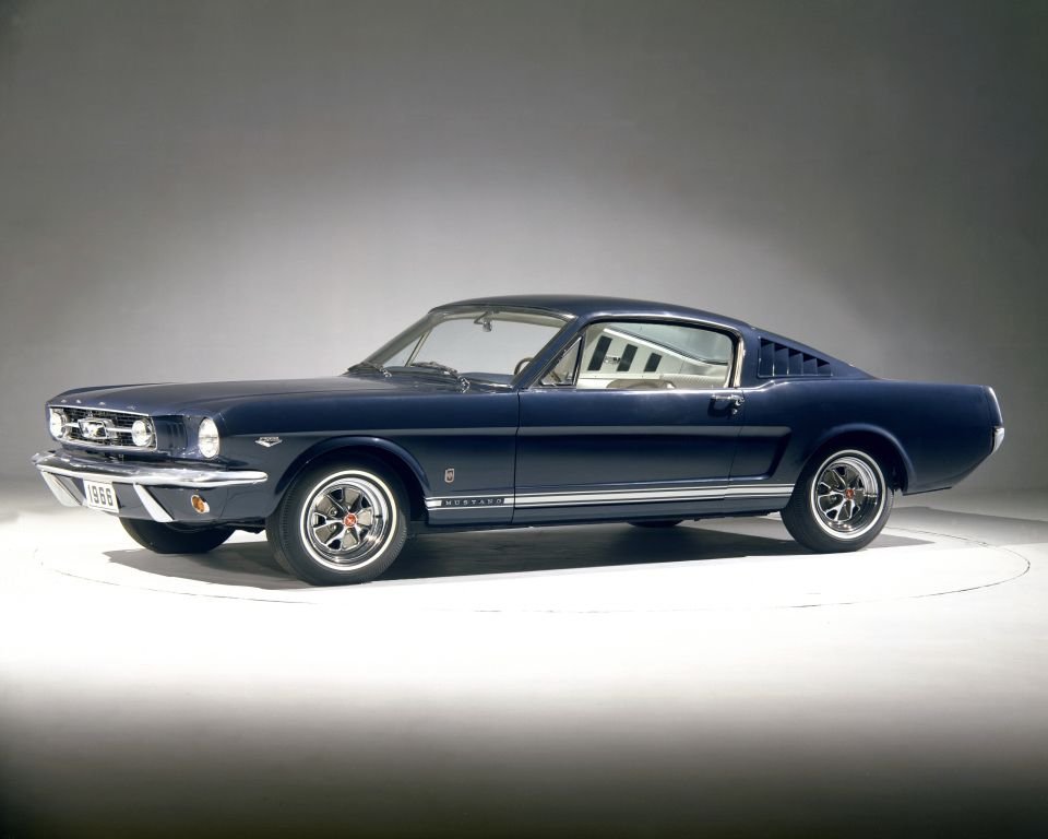 ford_mustang_gt_fastback