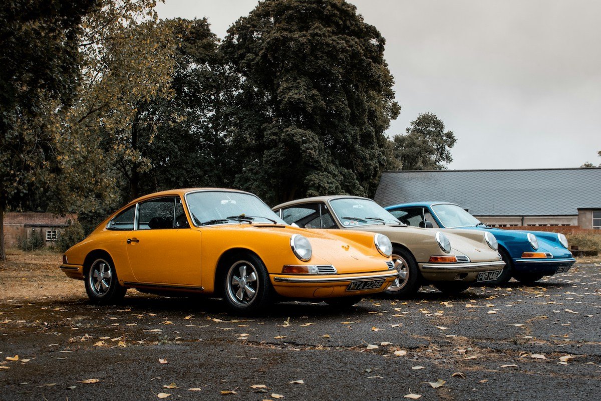 Three Porsche 911s