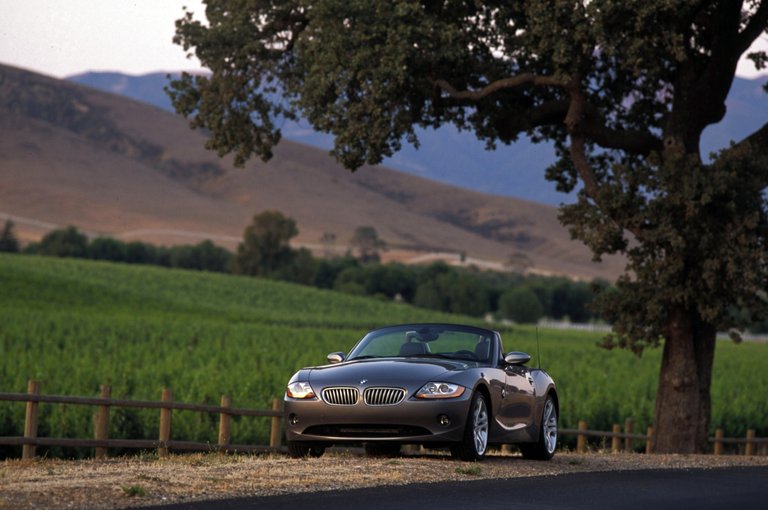 Read more about the article BMW Z4 2.5i/3.0i Roadster