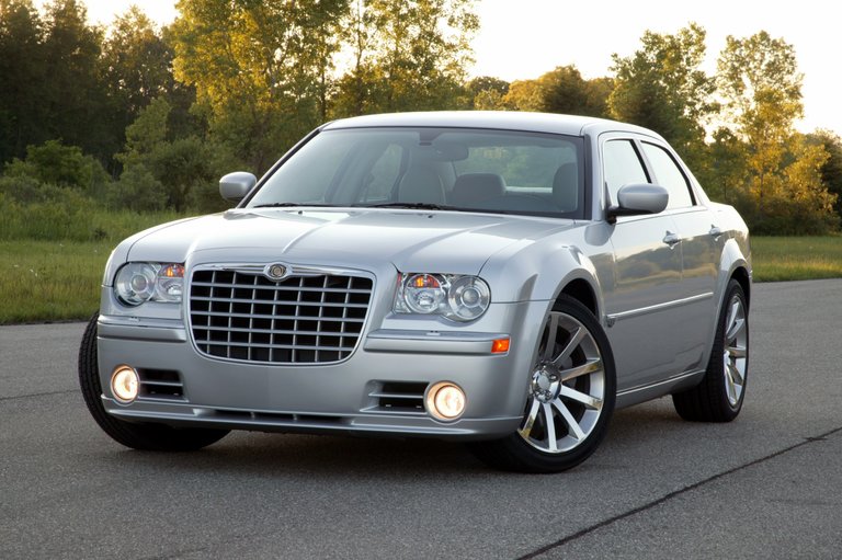 Read more about the article Chrysler 300C SRT8