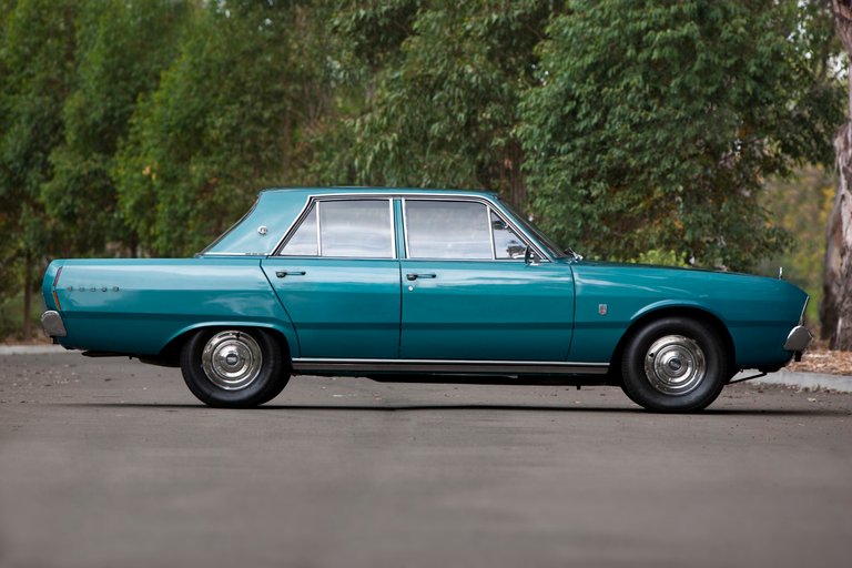 Read more about the article Chrysler VF-VG Regal Hardtop