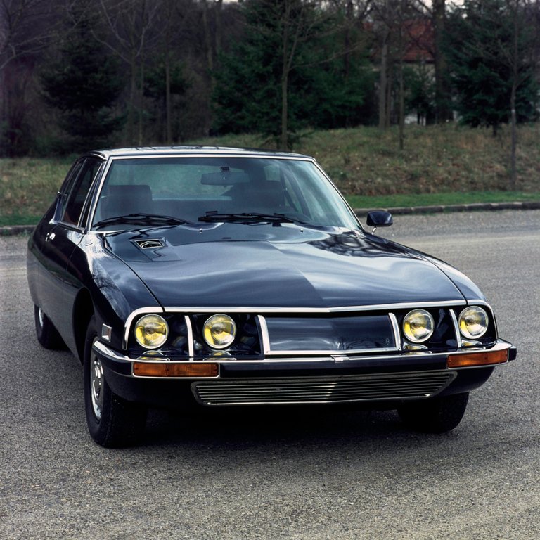 Read more about the article Citroën SM Coupe