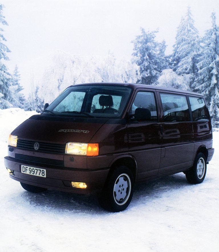 Read more about the article Volkswagen Carravelle Bus