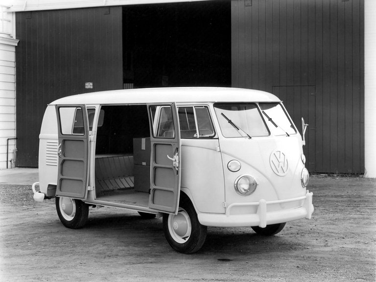Read more about the article Volkswagen Kombi Microbus