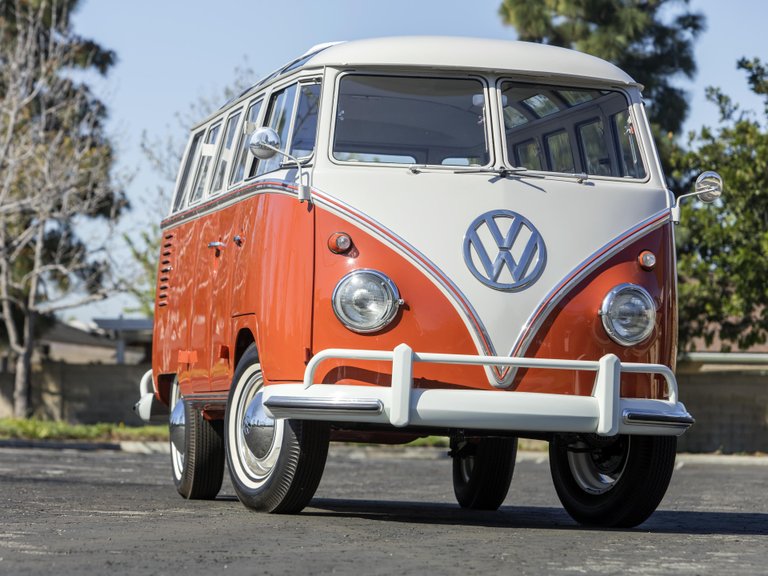 Read more about the article Volkswagen Kombi Microbus