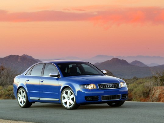 Read more about the article Audi S4 4.2