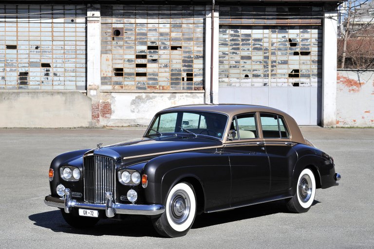 Read more about the article Bentley S3 Saloon