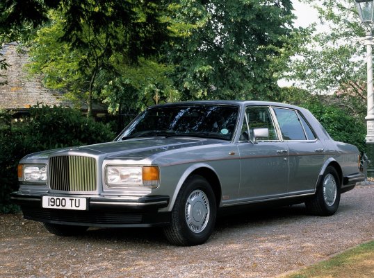 Read more about the article Bentley Turbo R Saloon