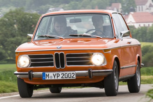 Read more about the article BMW 2002 Sedan