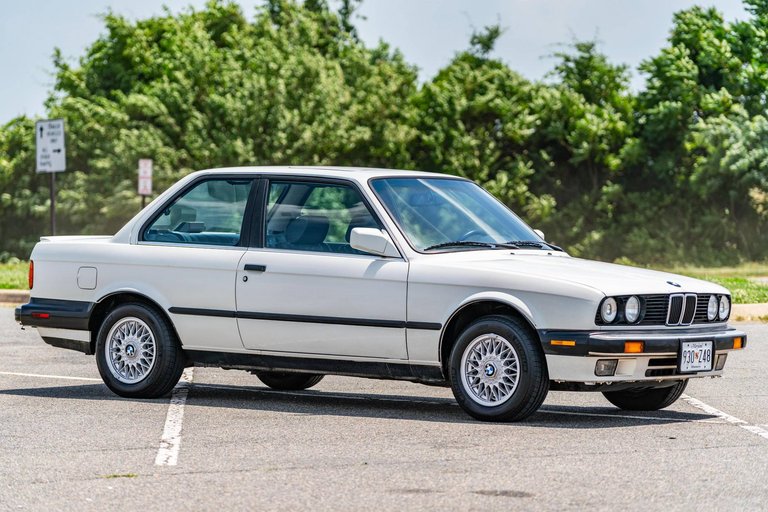 Read more about the article BMW 325Is Coupe