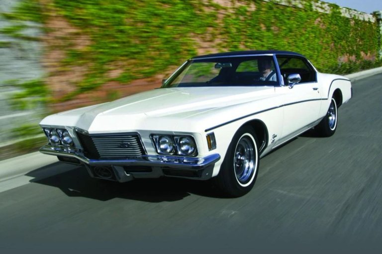 Read more about the article Buick Riviera Coupe