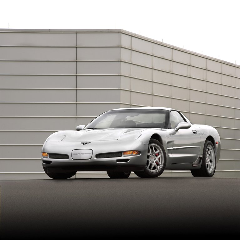 Read more about the article Chevrolet Corvette Z06 Roadster/Coupe