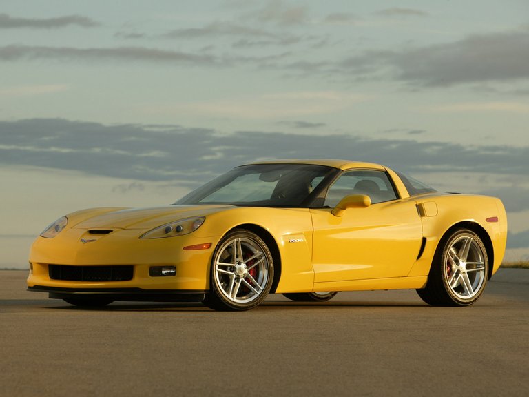Read more about the article Chevrolet Corvette Z06 Roadster/Coupe