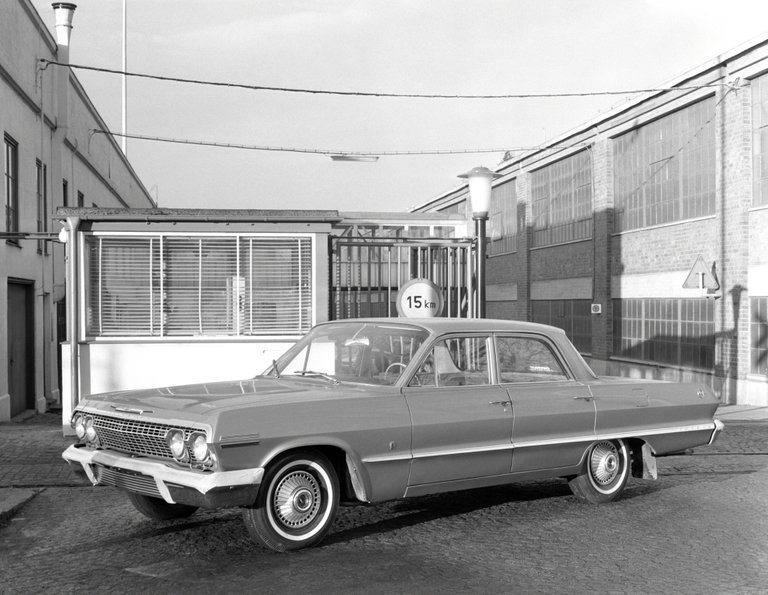 Read more about the article Chevrolet Impala 4 Dr Hardtop