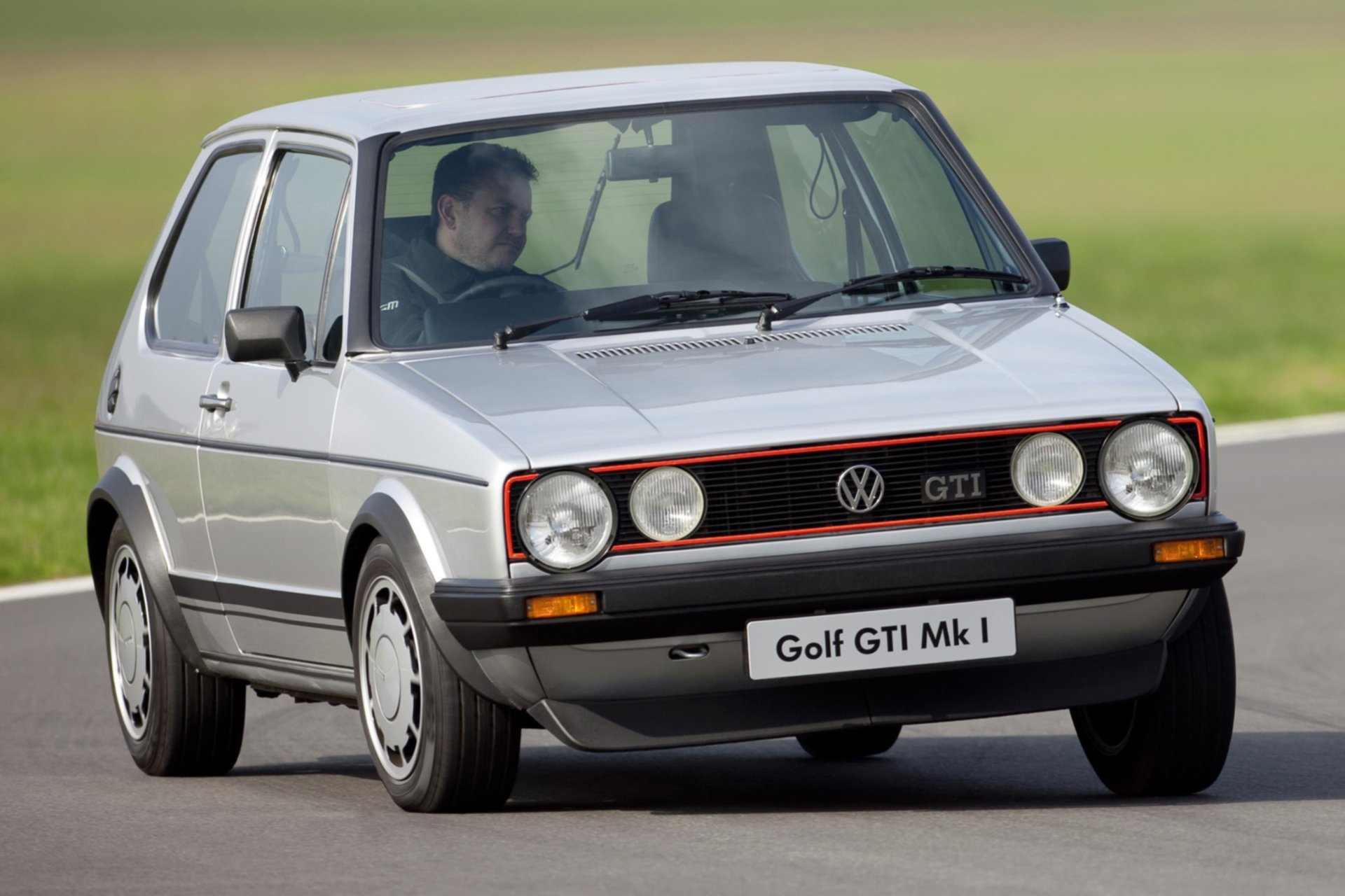 Rear View: VW Golf GTI Mk1 - Retro Rides