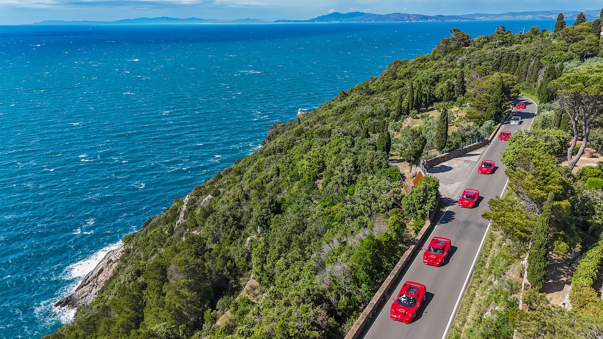 Ferrari F50s on the 2025 Legacy Tour in Italy