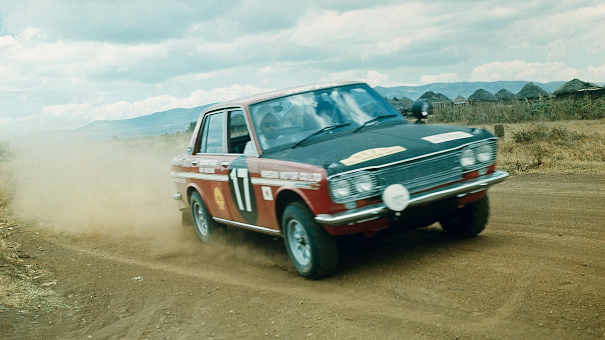 1970 The 18th East African Safari Rally (Mar 30, 1970) Bluebird 510 No17 2nd Befor Safty Inspection