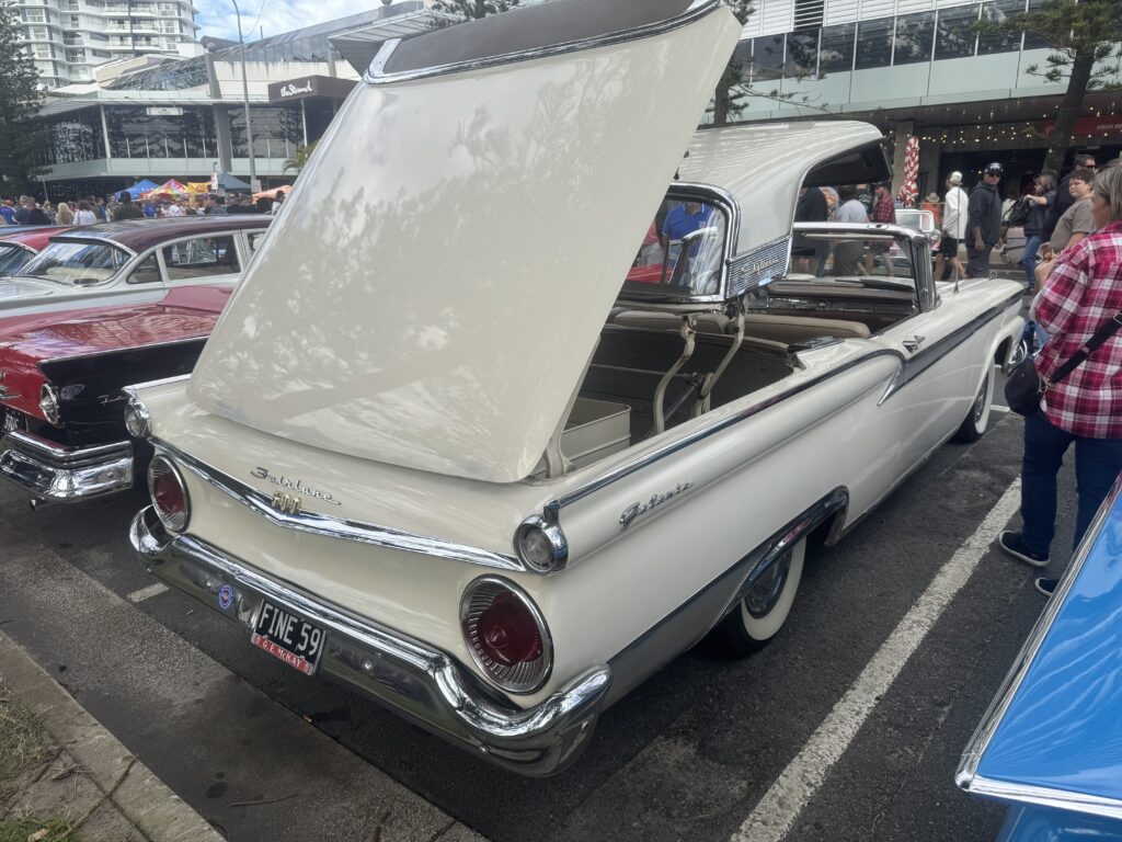 Ford Fairlane Galaxie 500 at Cooly Rocks On 2025