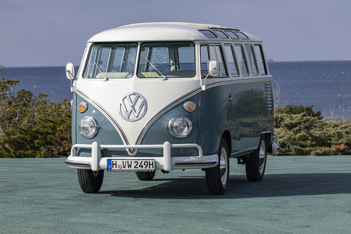1962 T1 Microbus special model 'Samba bus'