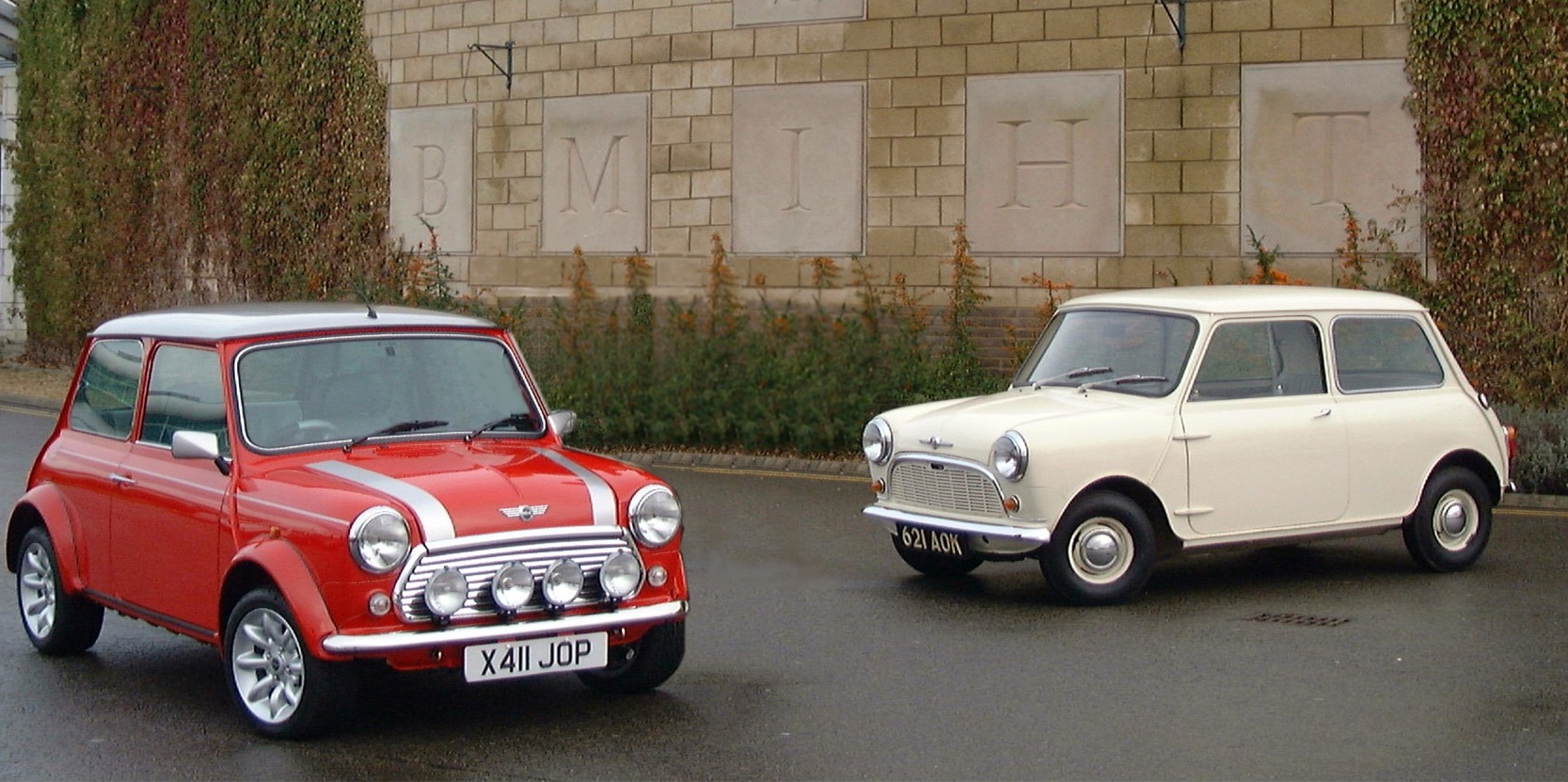 Classic Mini 1959 and 2000