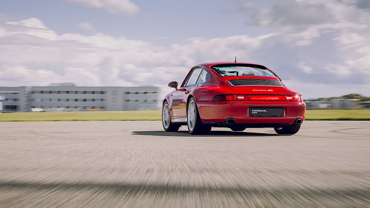 Porsche 993 Carrera 4S Rear Driving