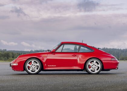 Porsche 993 Carrera 4S Side