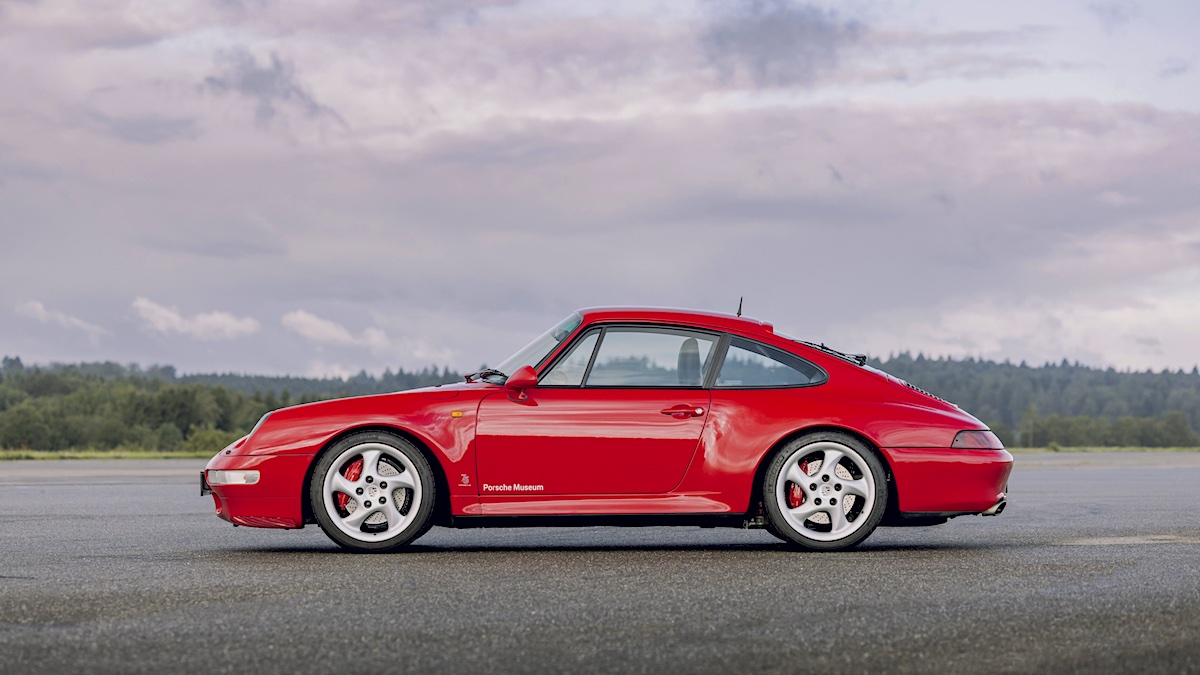 Porsche 993 Carrera 4S Side