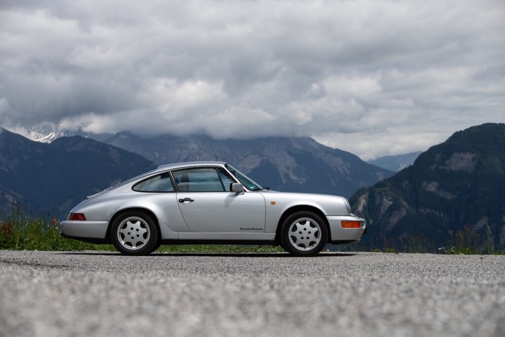 Porsche 911 964 Carrera 4 Coupe Side