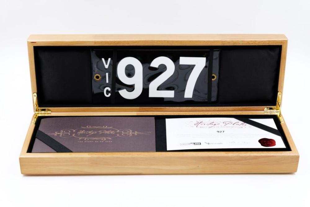 VIC 927 plate