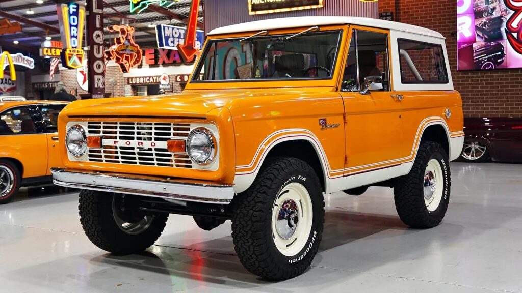 1973 Ford 302 V8 First Gen Bronco 4x4 Truck