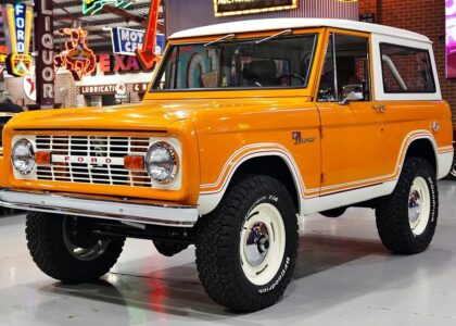 1973 Ford 302 V8 First Gen Bronco 4x4 Truck