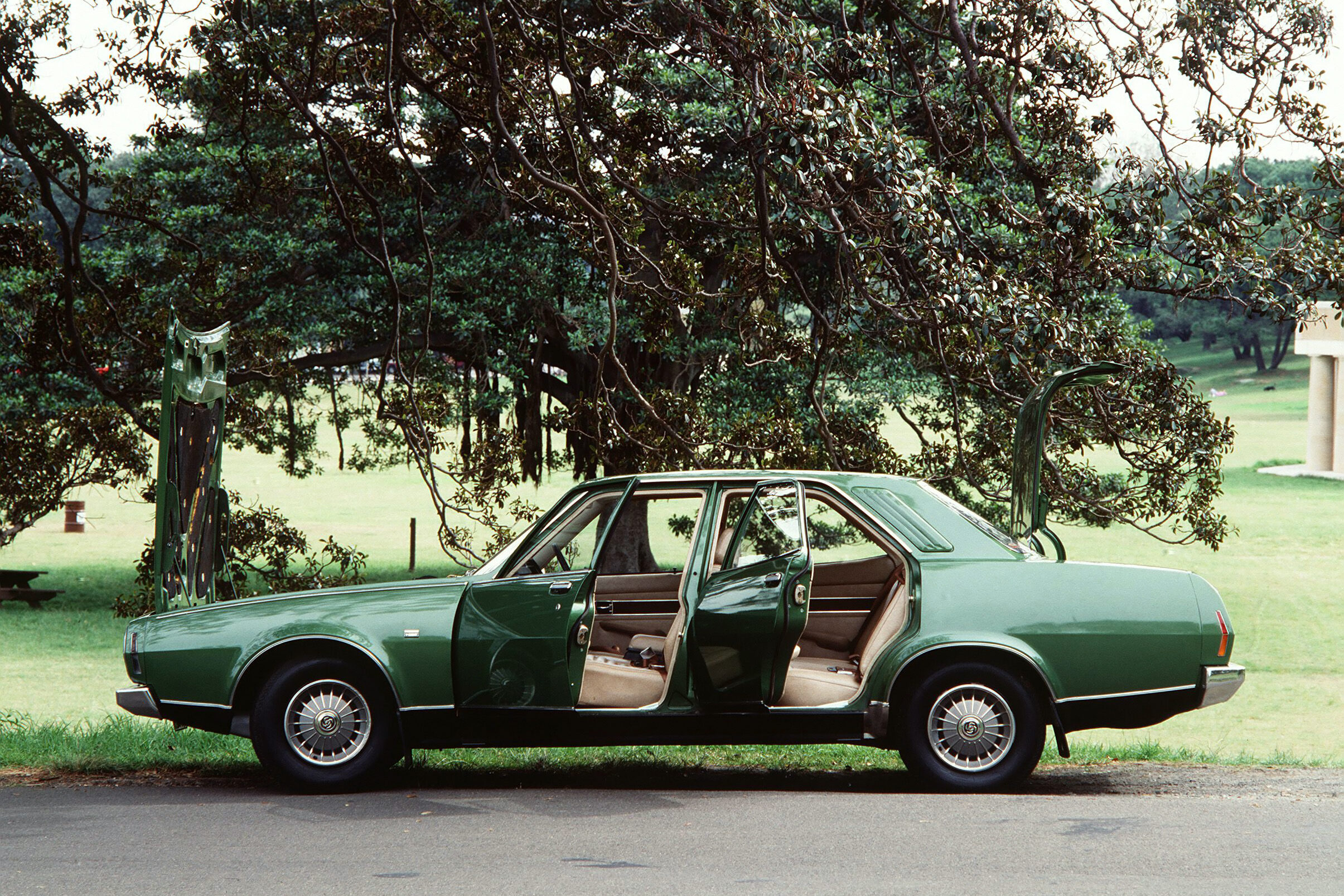 Rear View: 1973 Leyland P76 - Retro Rides