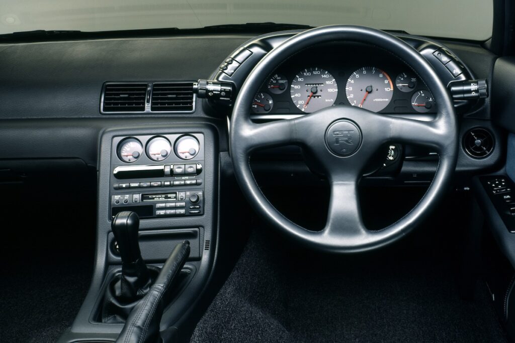 1993 Nissan Skyline GT-R V-spec interior