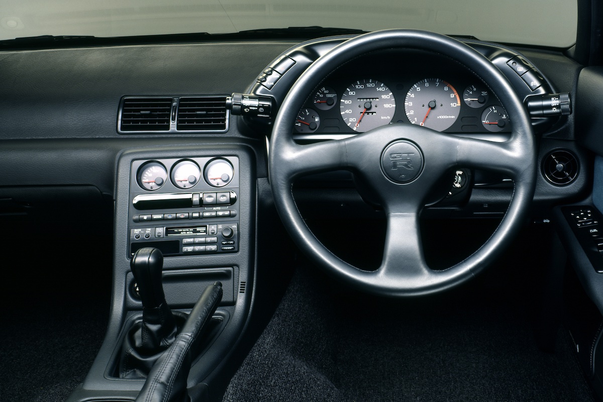 1993 Nissan Skyline GT-R V-spec interior