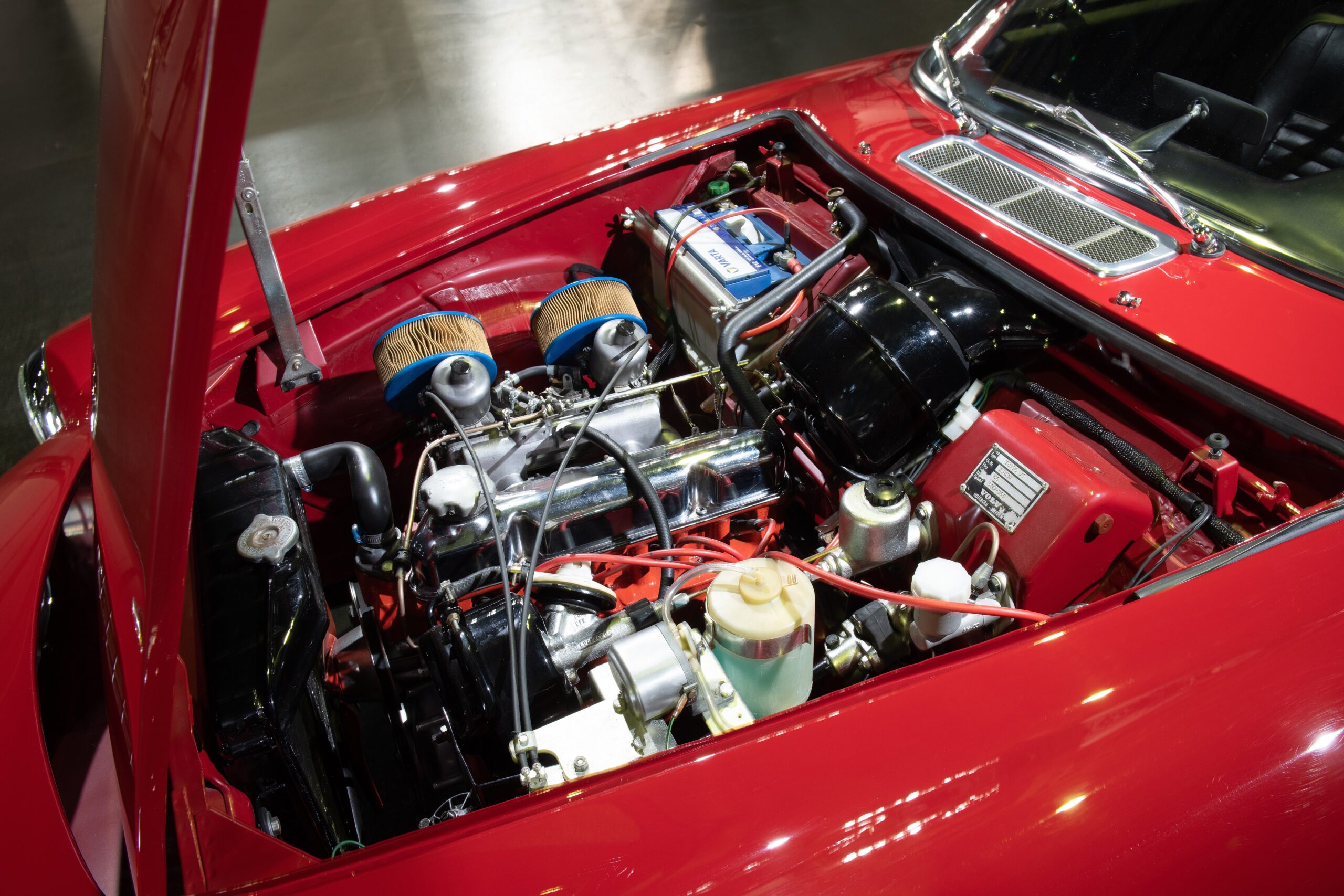 Volvo P1800 engine