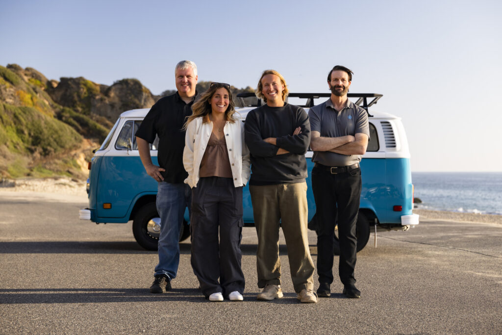 1977 Volkswagen T2 Bus Azul