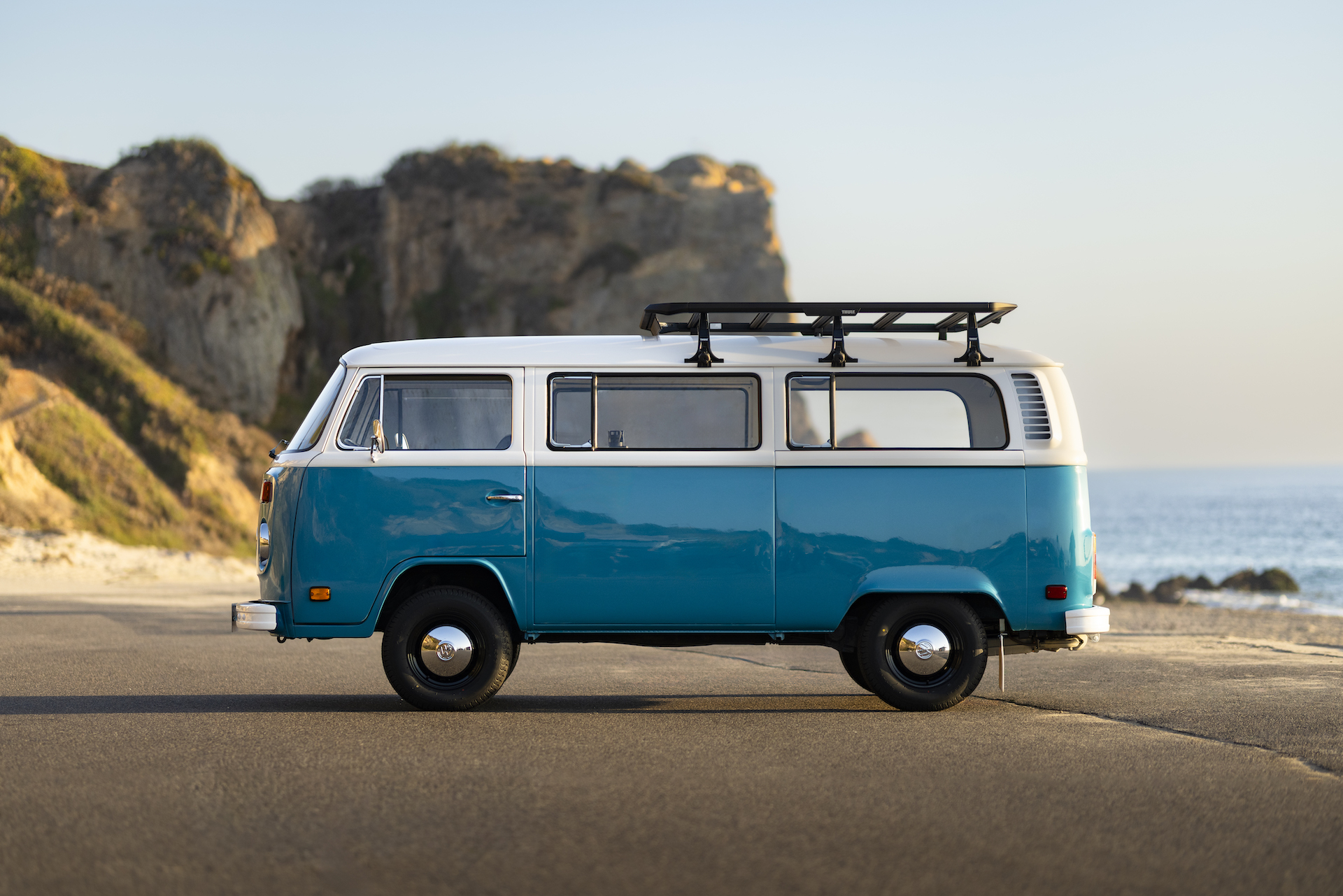 1977 Volkswagen T2 Bus Azul