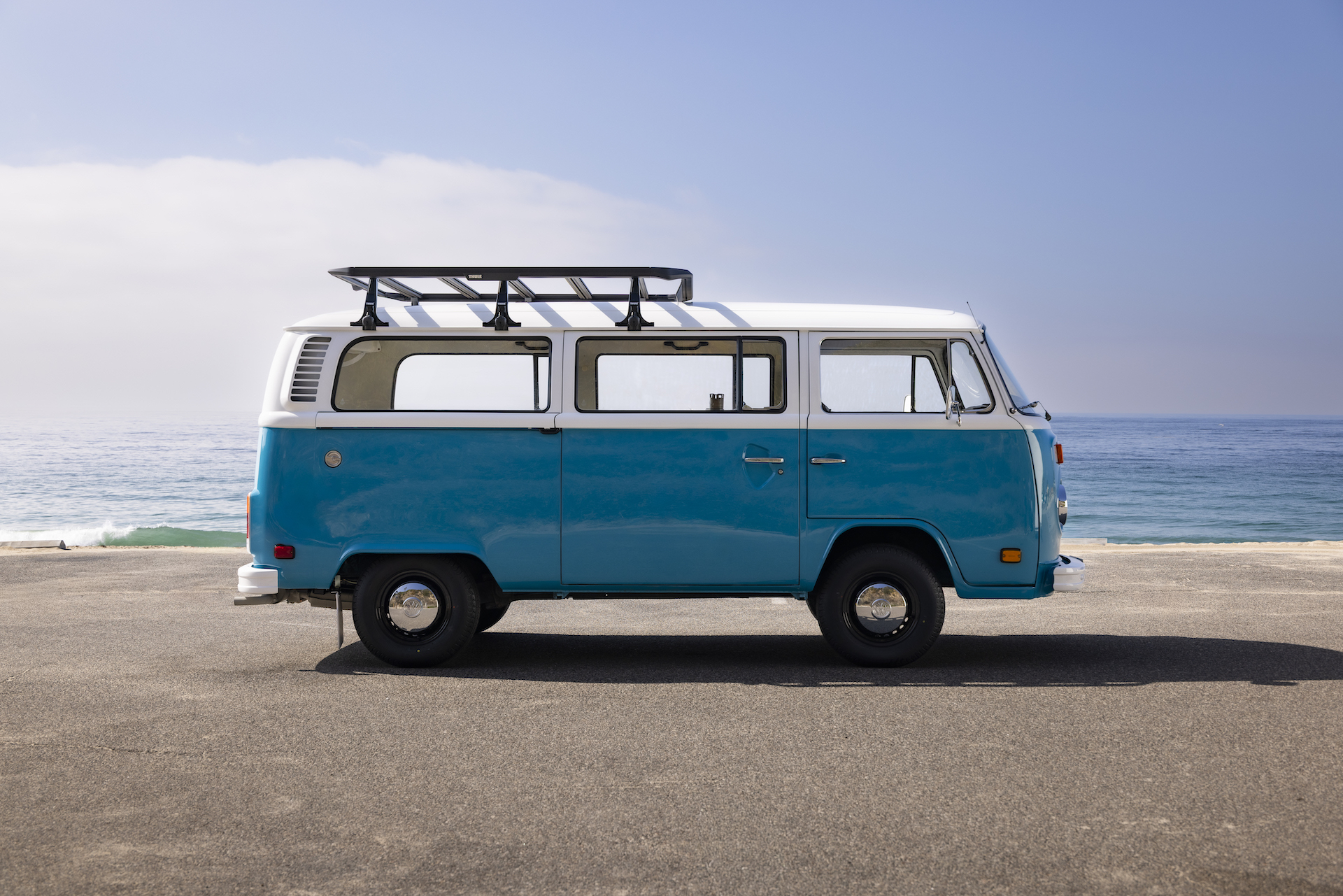 1977 Volkswagen T2 Bus Azul