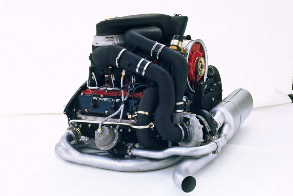 911 Turbo: Fuel consumption* combined (WLTP) 12.3 – 12.0 l/100 km, CO₂ emissions* combined (WLTP) 279 – 271 g/km, CO₂ class G , CO₂ class weighted combined G