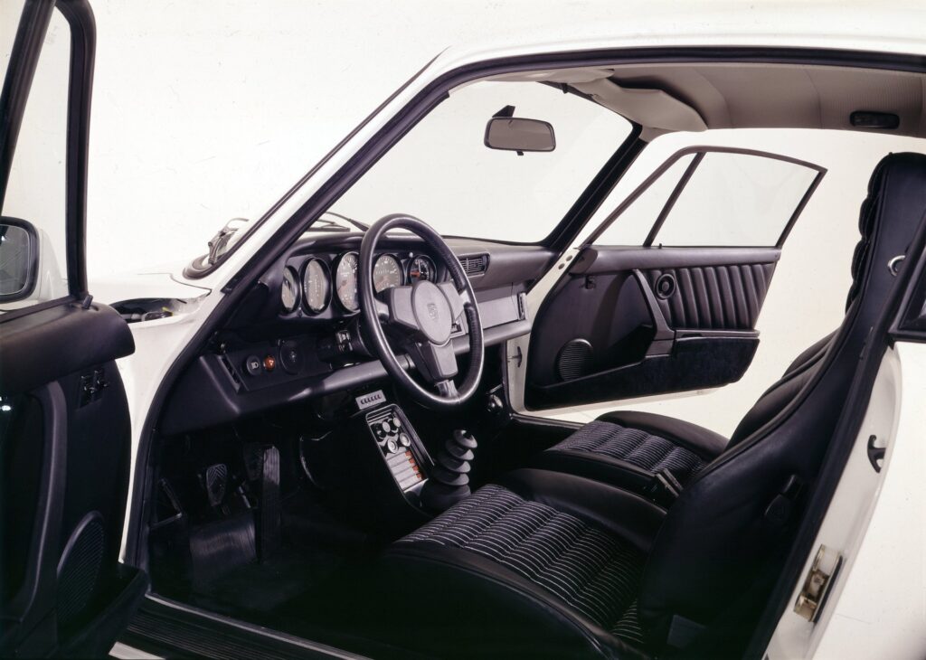 911 Turbo: Fuel consumption* combined (WLTP) 12.3 – 12.0 l/100 km, CO₂ emissions* combined (WLTP) 279 – 271 g/km, CO₂ class G , CO₂ class weighted combined G