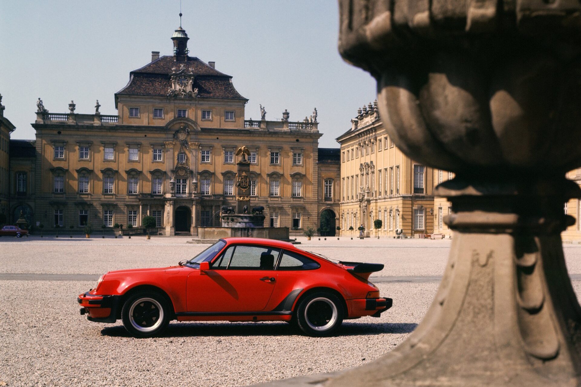 911 Turbo: Fuel consumption* combined (WLTP) 12.3 – 12.0 l/100 km, CO₂ emissions* combined (WLTP) 279 – 271 g/km, CO₂ class G , CO₂ class weighted combined G