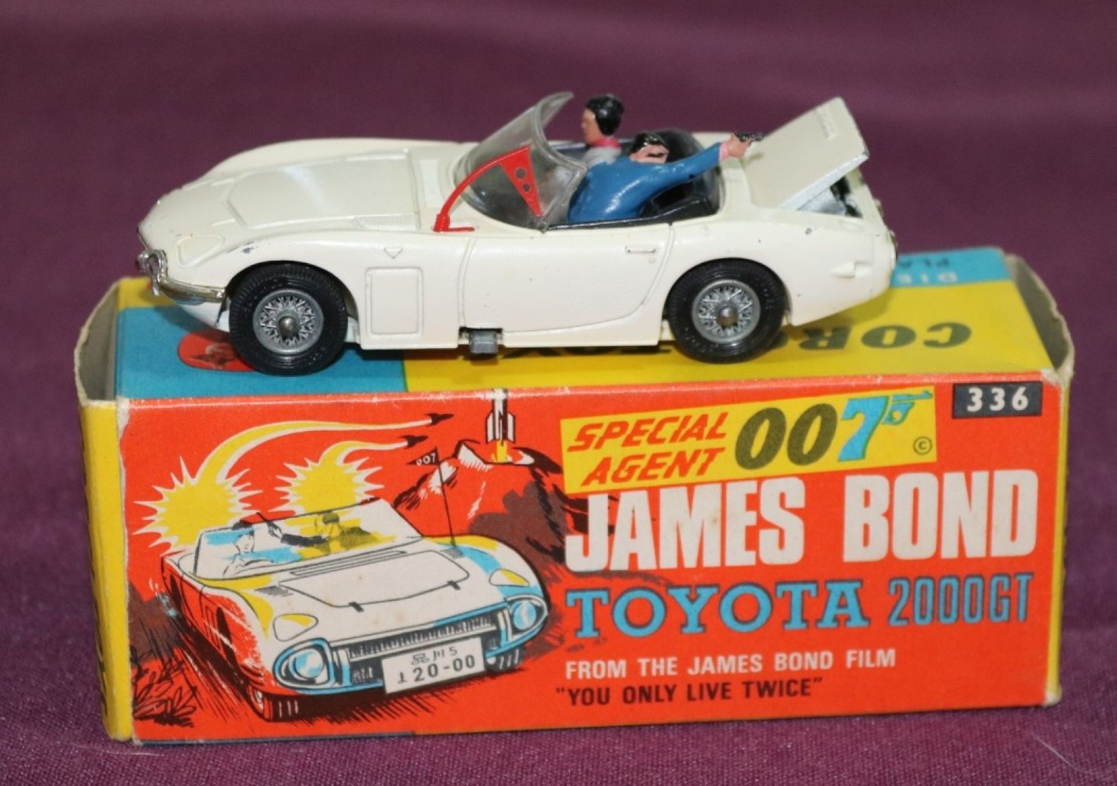 Corgi Toyota 2000GT