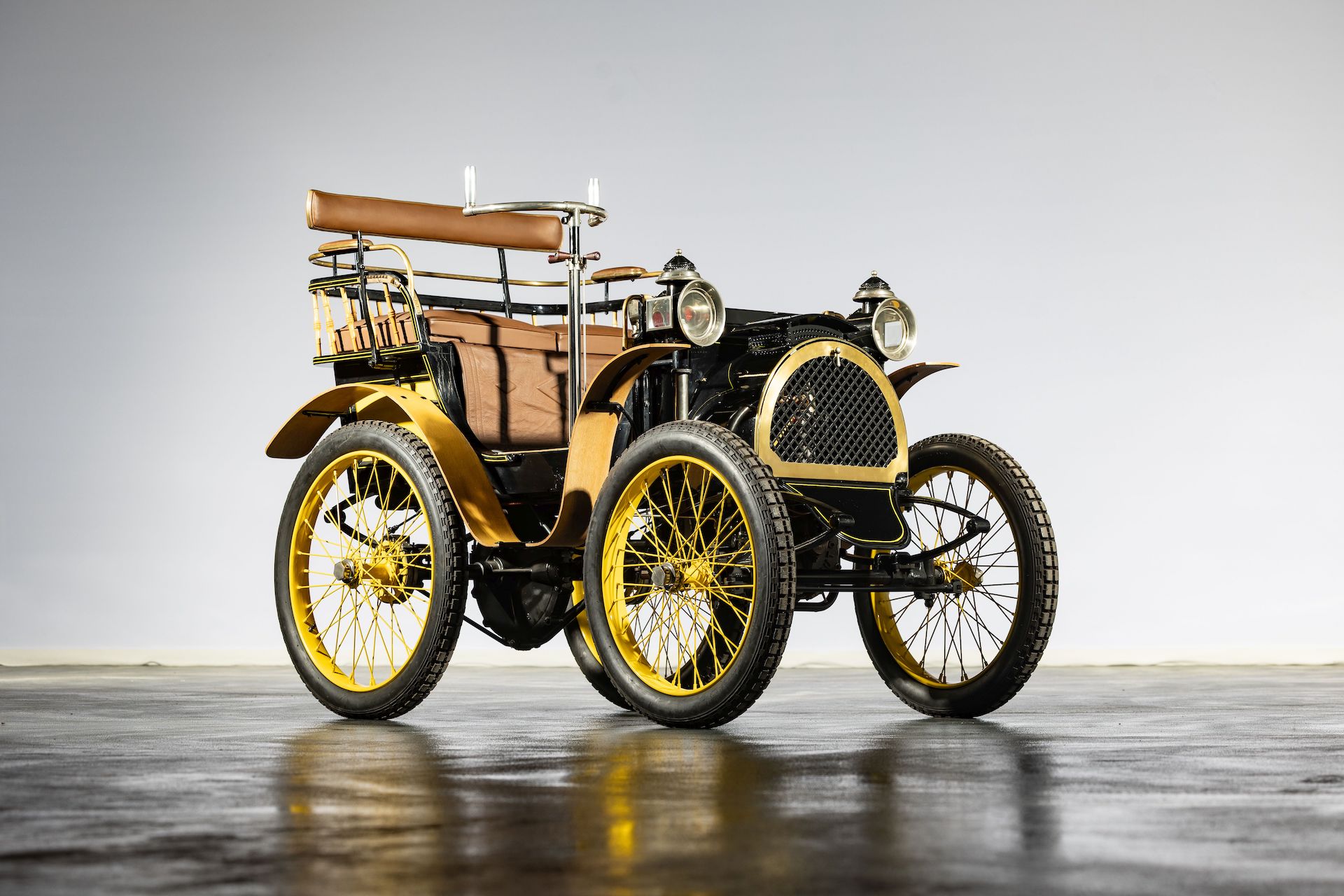 Renault & Artcurial Motorcars announce the exceptional sale of 100 historic vehicles from the Renault collection