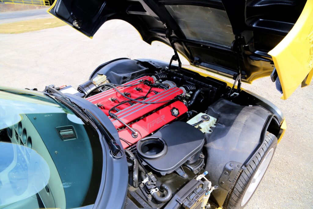 Dodge Viper RT/10 engine