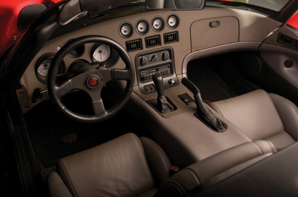 Dodge Viper RT/10 interior