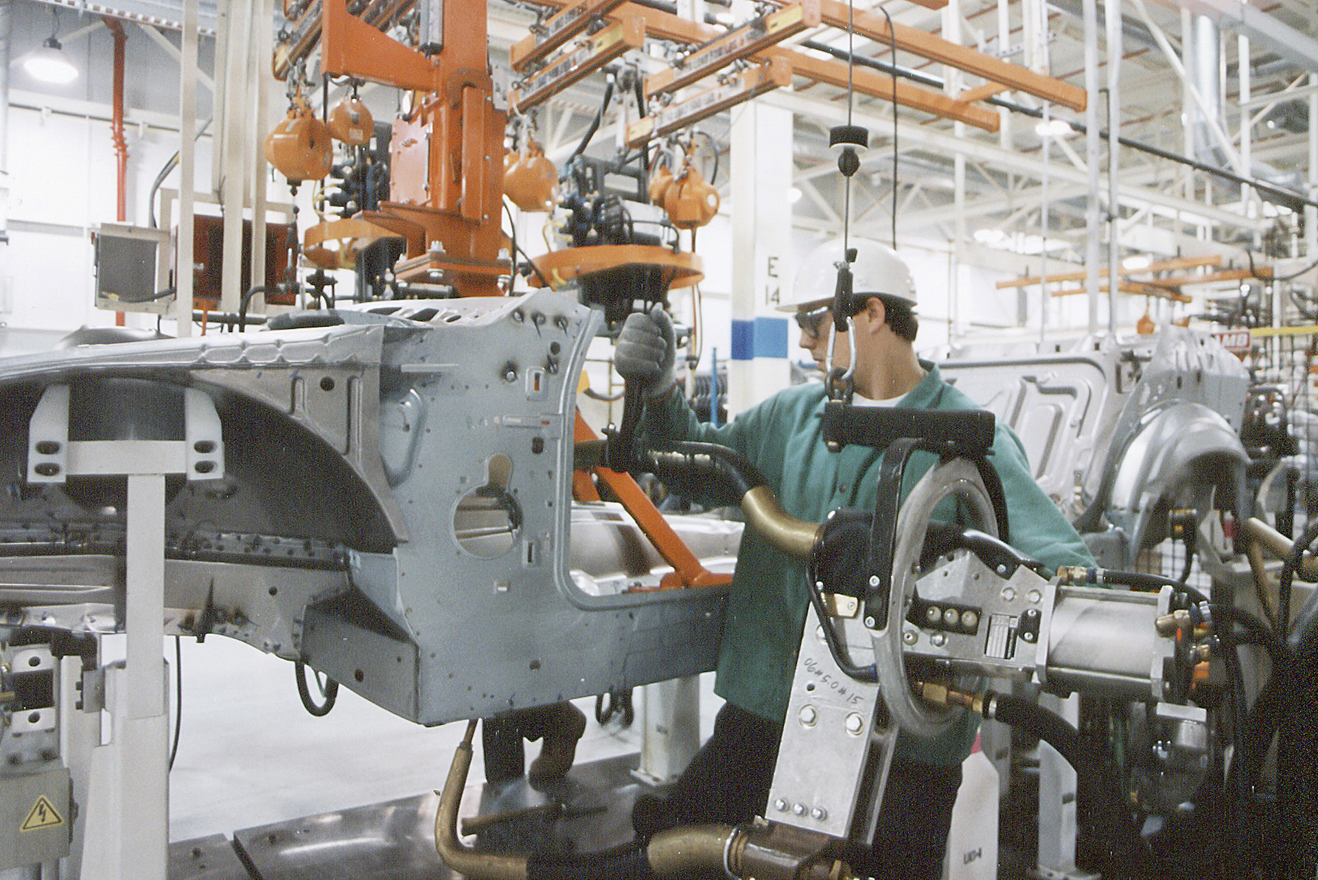 Body construction of a third-generation BMW 3 Series (E36) at the BMW plant Spartanburg , USA (1994)