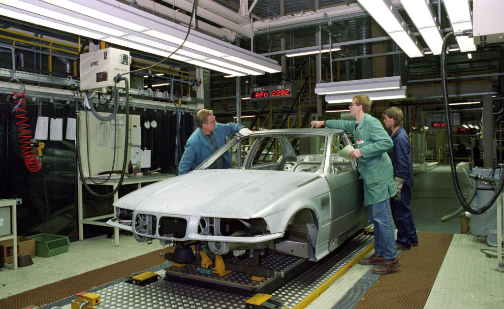 Bodyshop of a third-generation BMW 3 Series (E36) at the BMW Group plant Regensburg (1990)