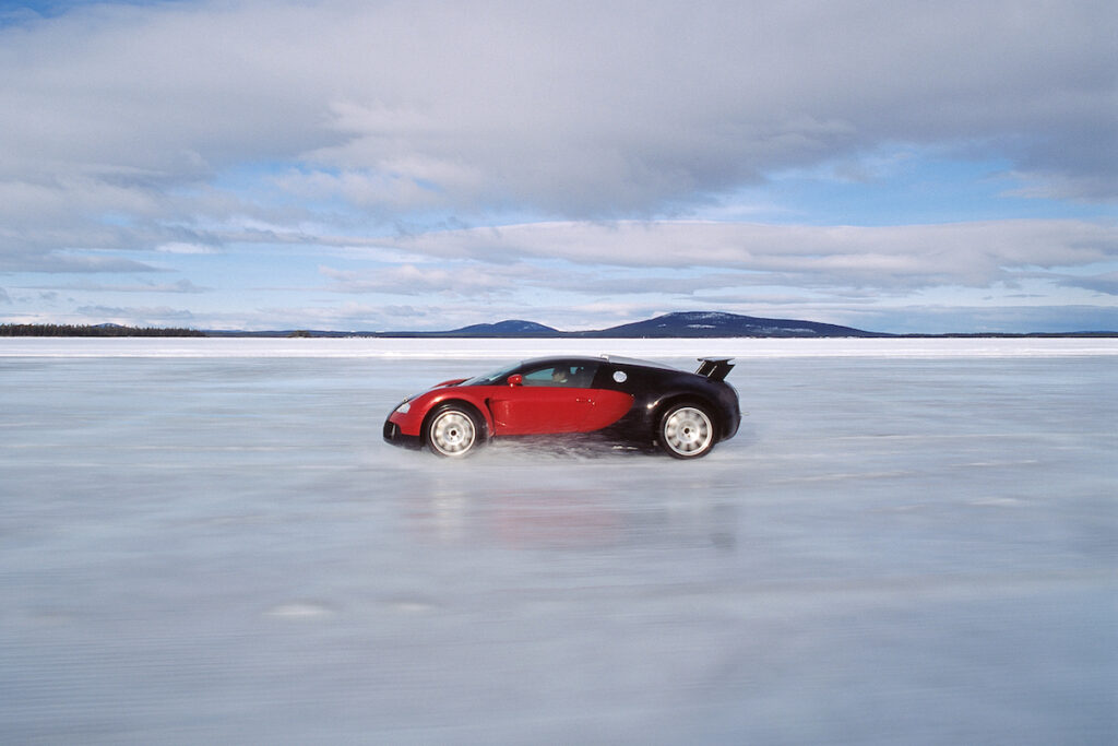 Bugatti Veyron test mule driving on ice