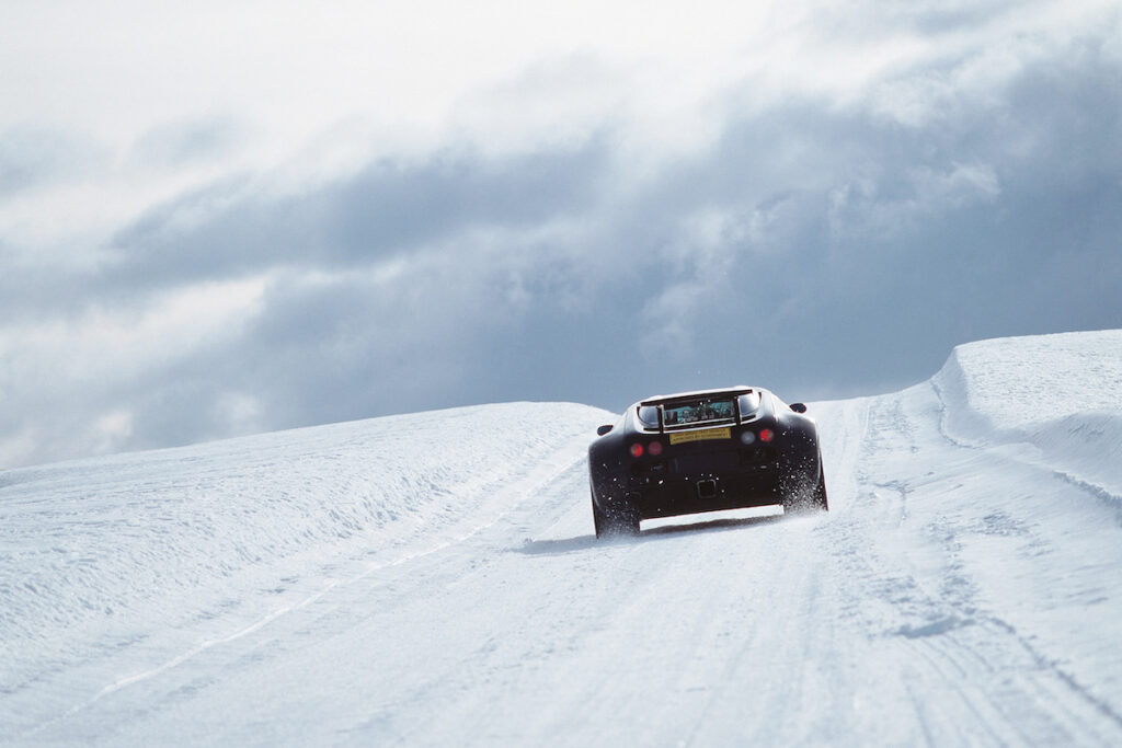 Bugatti Veyron test mule driving in the snow