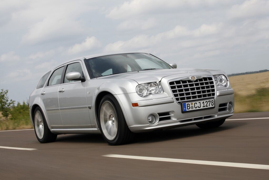 2006-11 Chrysler 300C SRT8 Touring Front Driving 1